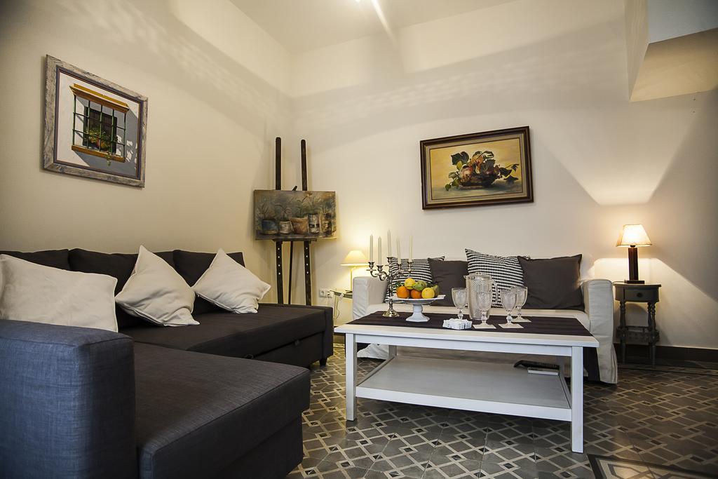 Angeles House Apartment Seville Exterior photo