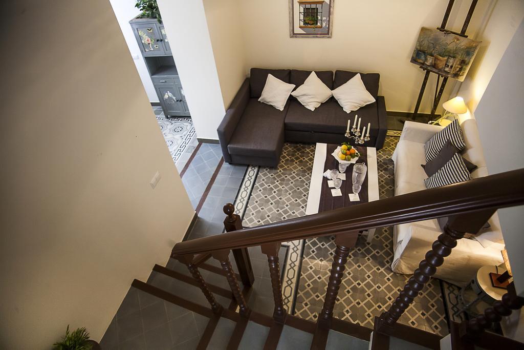 Angeles House Apartment Seville Exterior photo